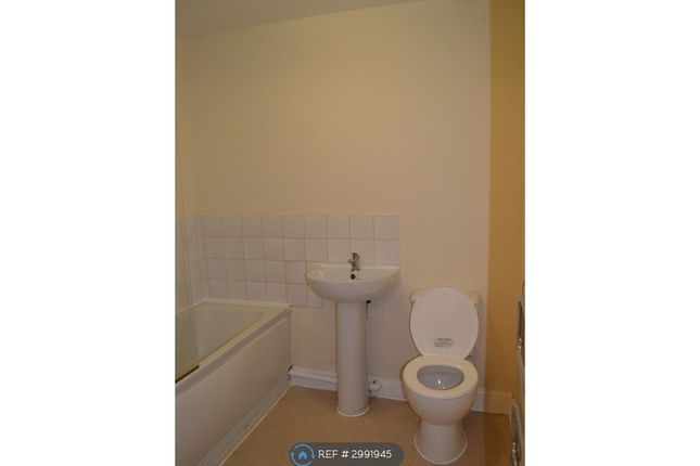 Flat, The Junction Bilston Lane, Willenhall photo 4