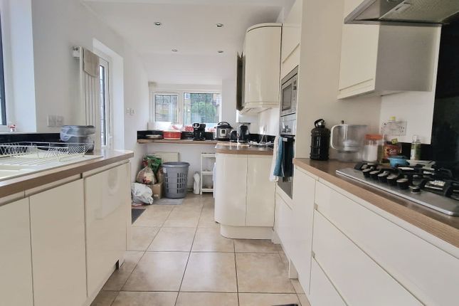 Property to rent in Purbrock Avenue, Garston, Watford