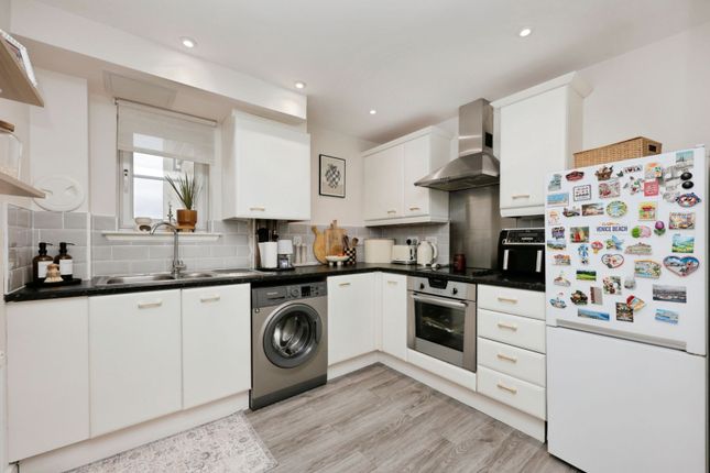 Plover Crescent, Dunfermline photo 4