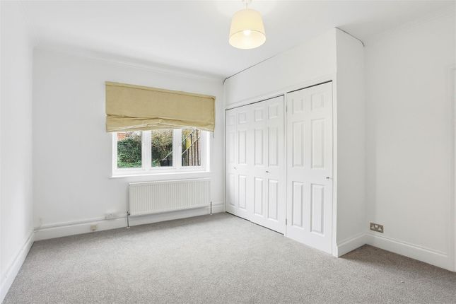 Grove Avenue, Sutton photo 4