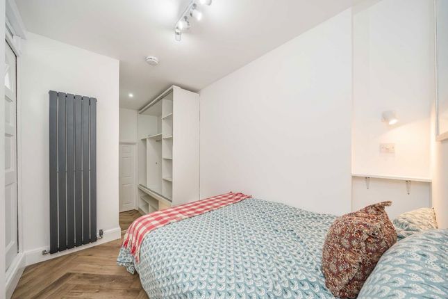 497B, Battersea Park Road, London photo 4