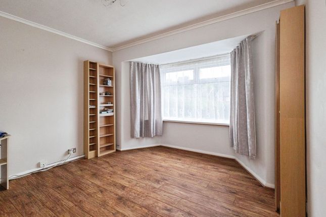 92, Tweedle Hill Road, Manchester photo 4