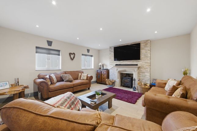 207 Sketchley Road, Hinckley photo 3