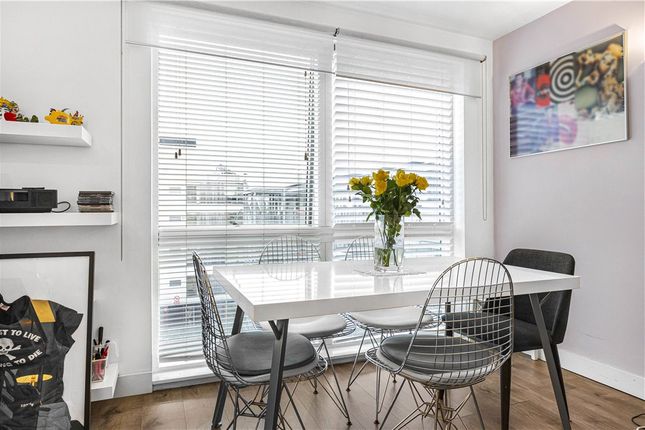 Flat for sale in Orsman Road, London
