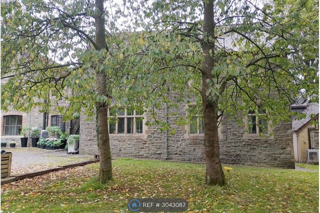 Flat, Bro Myrddin Merlins Hill Abergwili, Abergwili, Carmarthen photo 5
