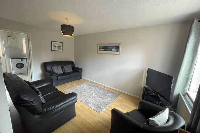 2 Bilton Close, Newark photo 2
