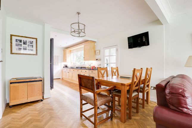 39 Sutton Passeys Crescent, Nottingham photo 4
