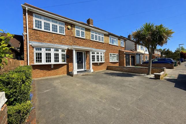 3-bed house on 2, Gilmore Crescent, Ashford, £600,000