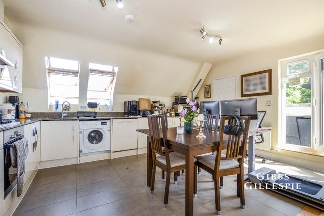 Flat 5, Wilby House, 2, Avenue Road, Pinner photo 4