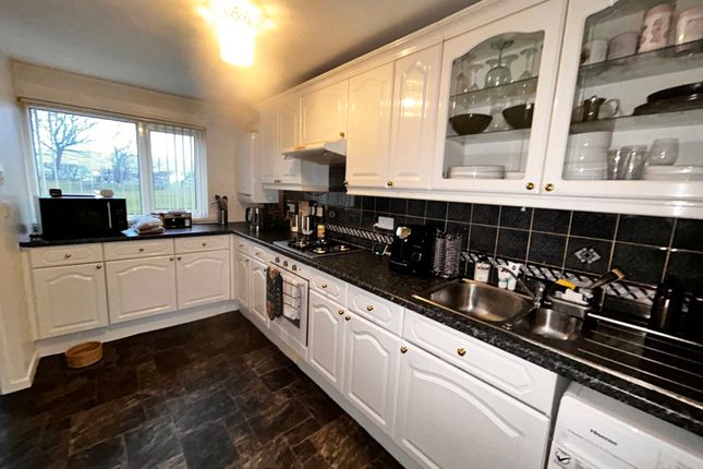 46, Westfields, Stanley photo 2
