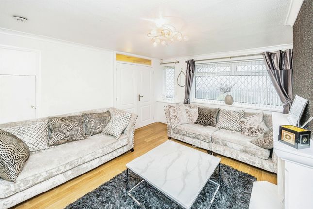 63, Vicar Park Drive, Halifax photo 2