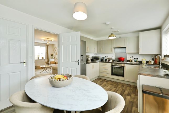 11, Bullfinch Court, Worksop photo 4