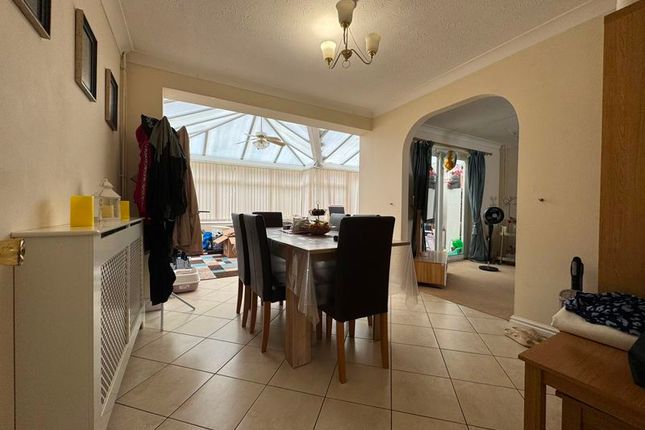 7, Snowford Close, Luton photo 4