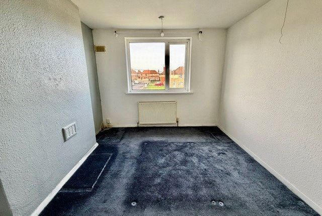 203, Canterbury Avenue, West Yorkshire photo 3