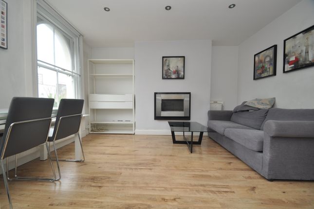 Flat to rent in Isledon Road, London
