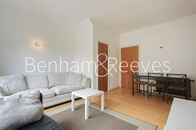 Flat to rent in Hastings Street, Woolwich