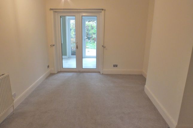 81, Stanton Road, Southampton photo 3