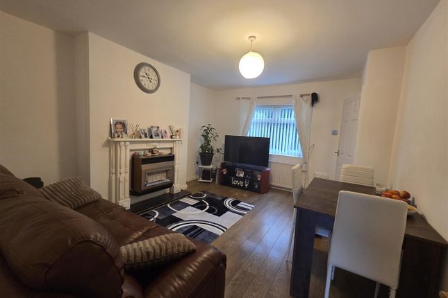10, Reindeer Street, Mansfield photo 2