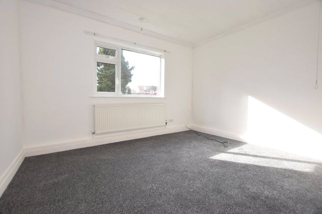 2, Oakwood Court, Leeds photo 4