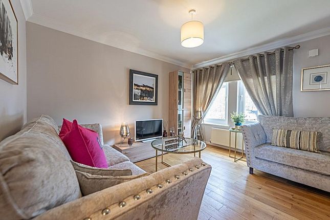 61 McMahon Drive, Newmains, Wishaw photo 4