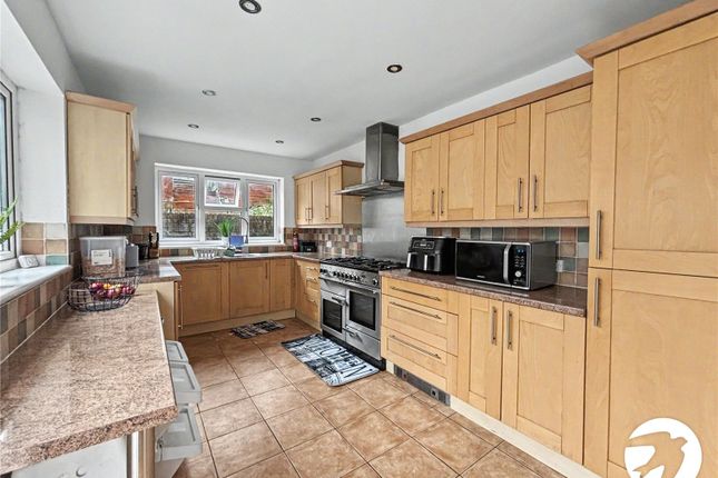35, Wittersham Close, Kent photo 2
