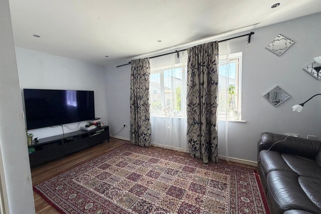 43, Brinson Way, Aveley photo 3