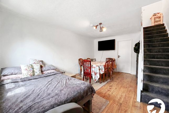 46, Surlingham Close, London photo 4