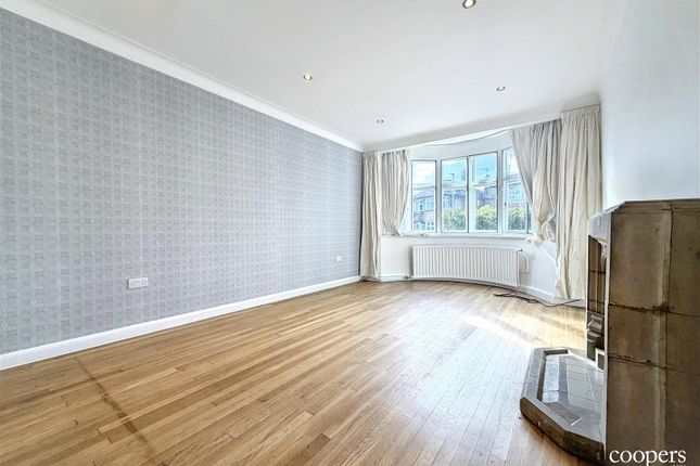 79, The Ridgeway, Middlesex photo 2