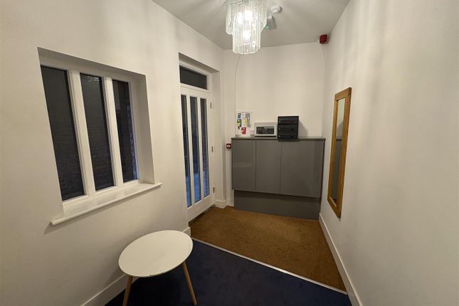 Flat 1, Star & Garter House, Great Yarmouth photo 3