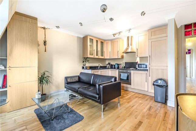 Thumbnail Flat to rent in Tanner Street, London