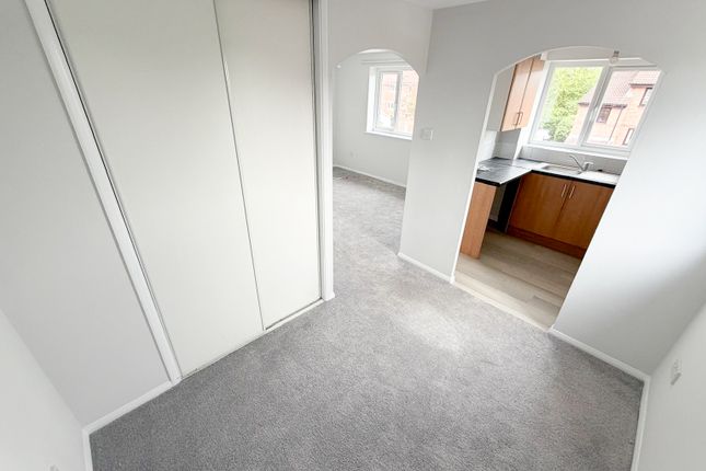 24, Sandon Close, Rochford photo 4