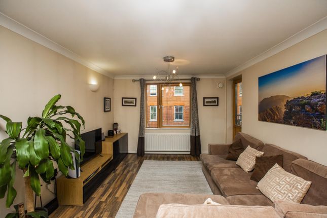 Flat for sale in Painter House, London