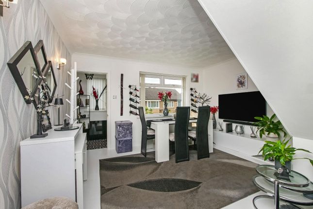 25, Lindley Wood Grove, York photo 4