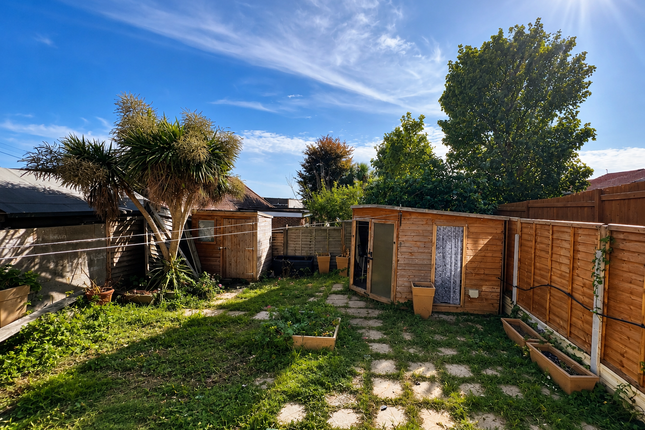 37, Manor Way, Brighton photo 2