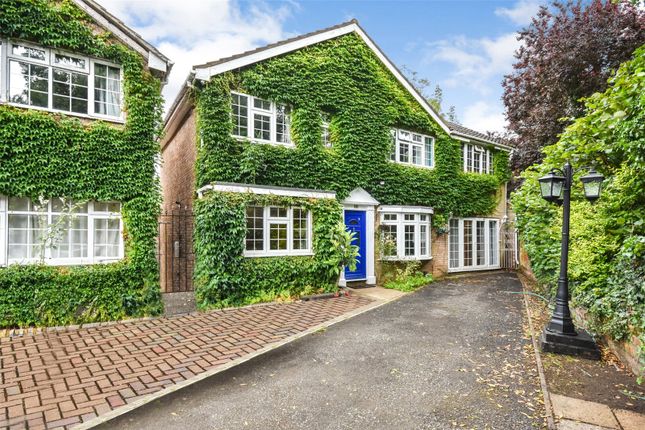 Thumbnail Detached house for sale in Crescent Road, Reading