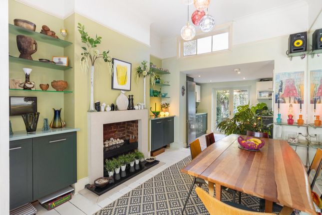 90, Frithville Gardens, London photo 4