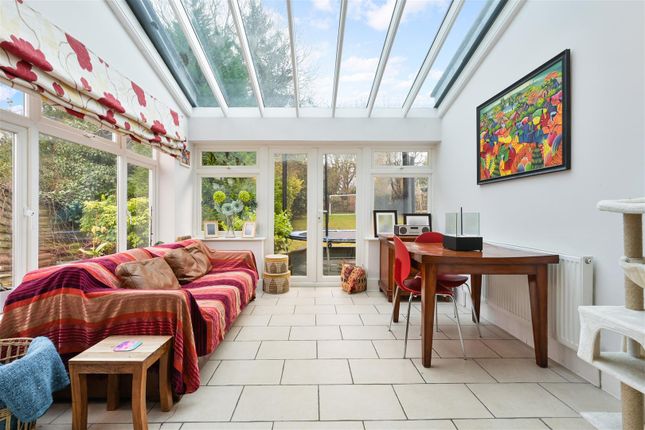 39, Downs Way, Epsom photo 4