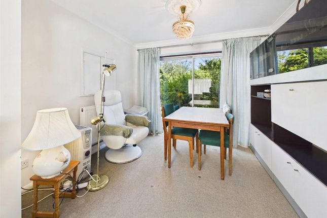 54, Elmstone Drive, Reading photo 4