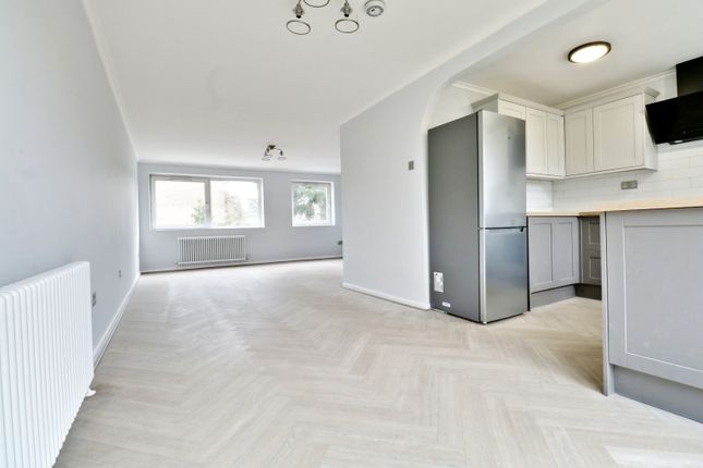 32, High Broom Crescent, West Wickham photo 2