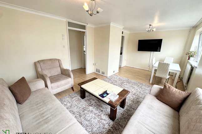 32 Agricola Place, Enfield photo 2