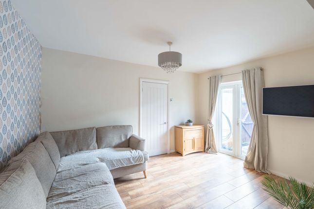 33 Denbigh Circle, Rhyl photo 3