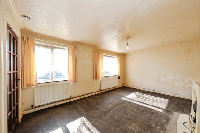 6, Chestnut Drive, Mansfield photo 3