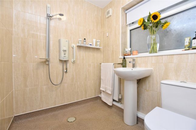 4, Alden Court, Leeds photo 5
