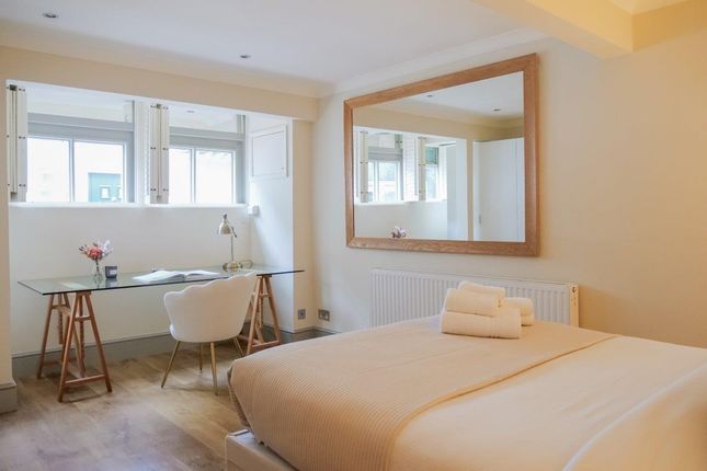 Mews house for sale in Alba Place, Notting Hill Gate, London, Kensington &amp; Chelsea