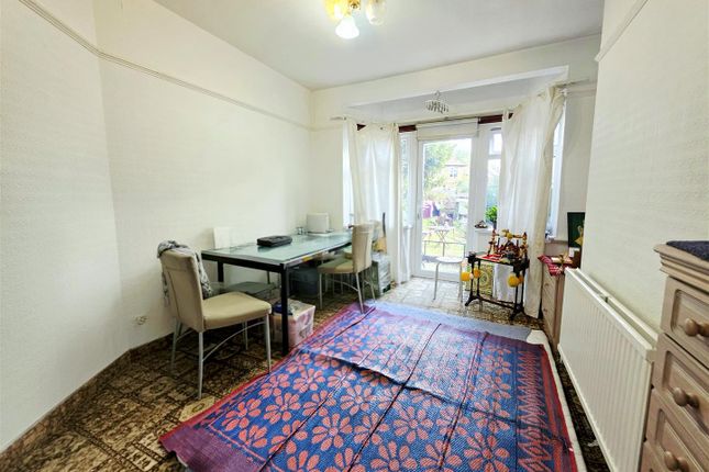 Wadham Gardens, Greenford photo 2