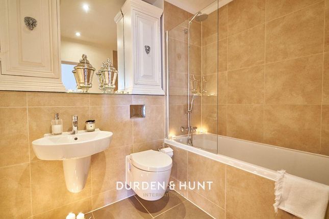 Flat for sale in Tudor Court, Brentwood