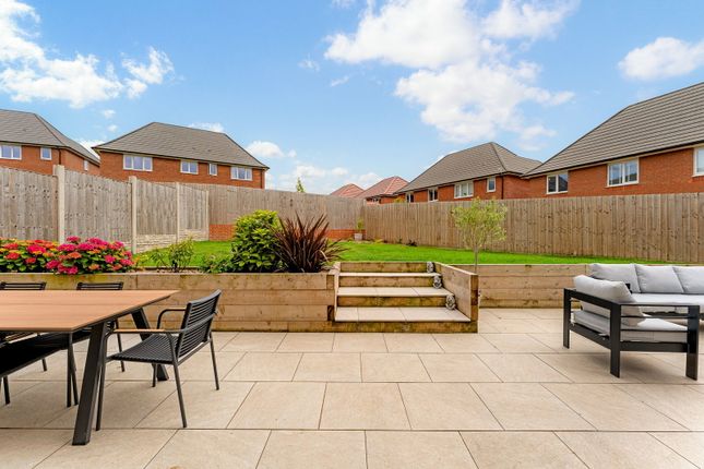 9, Lurtin Way, Warrington photo 5
