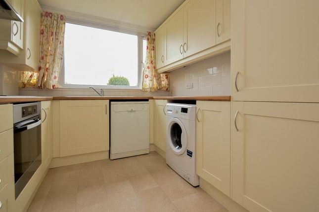 3 Charles House, Ward Royal, Windsor photo 3