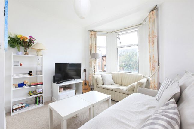 Thumbnail Flat to rent in Chivalry Road, Battersea, London