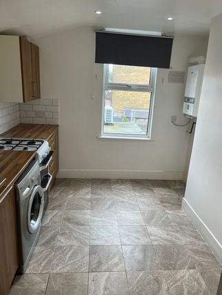 Flat to rent in Lancaster Road, Enfield Town